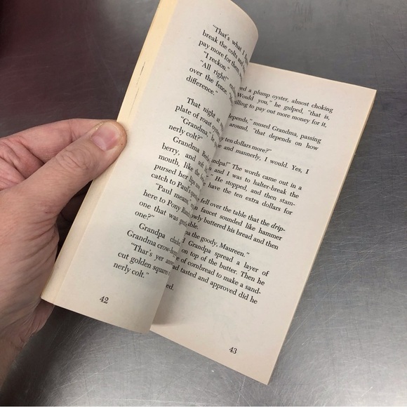 Misty of Chincoteague by: Marguerite Henry, paperback book - Picture 3 of 5